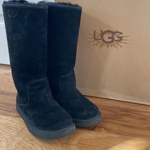 Ugg Roseberry Suede Boot in Black (Faux Lace Detail in Back)